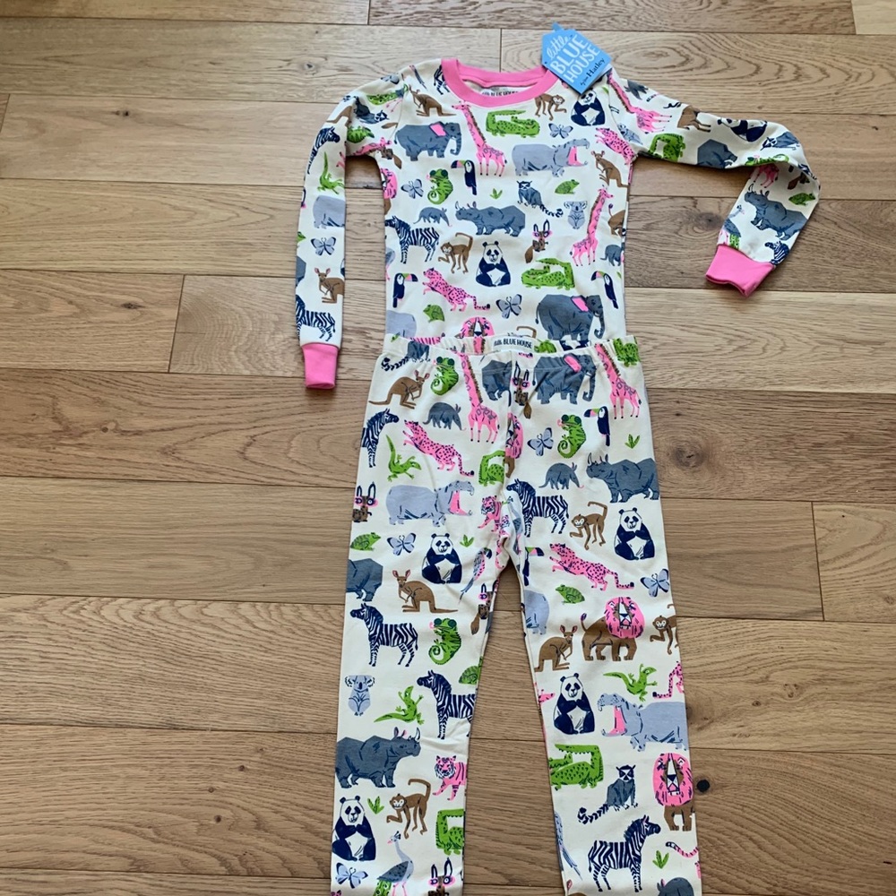 Never been worn Hatley pyjama set.